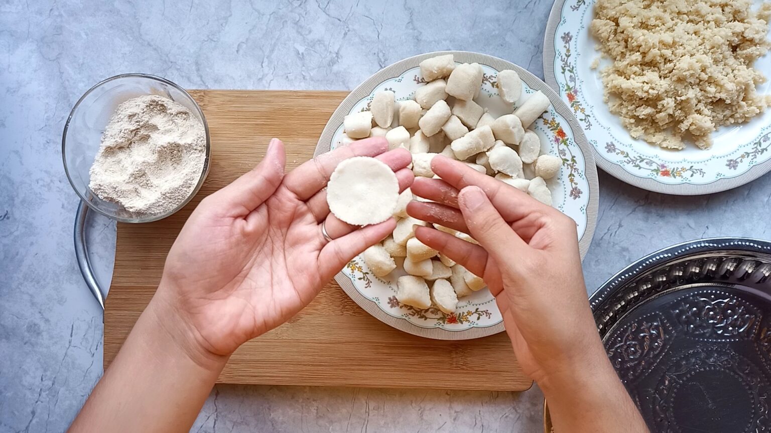 Stuffed Paal kozhukattai | Festival Sweets Recipe - Candid Treat