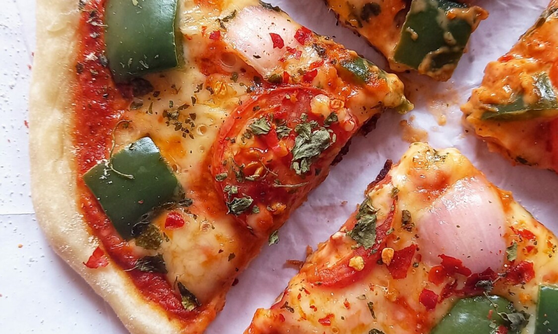 Tawa Pizza Veg pizza without oven Recipe Candid Treat