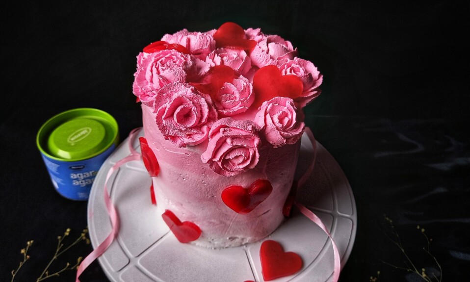 Fresh Strawberry Cake with Cheesecake Layer | Valentine Cake | The Amiable  Cooks | Strawberry Cream Cheese Frosting | Strawberry Cake From Scratch |  Fresh Strawberry Cake