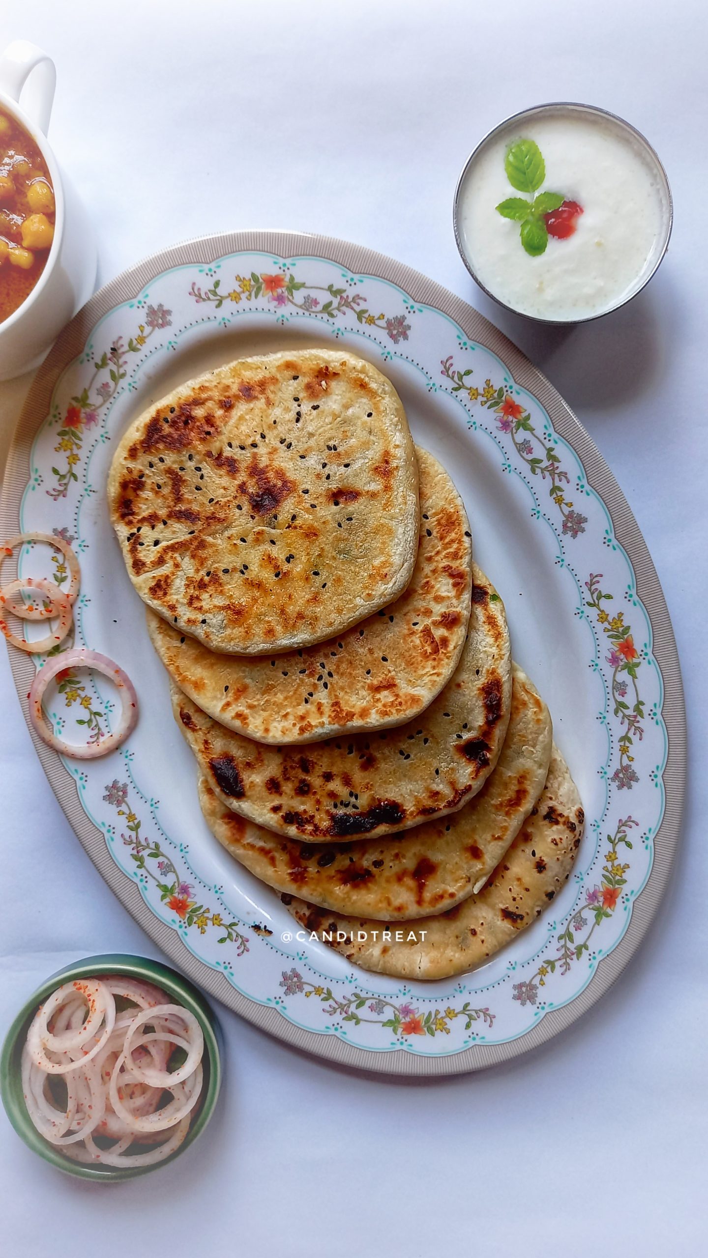 Paneer Kulcha Recipe On Tawa | Kulcha Recipe - Candid Treat