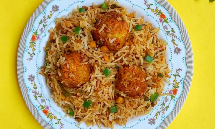 Veg Fried Rice with Maggie Balls | Lunch Recipe - Candid Treat